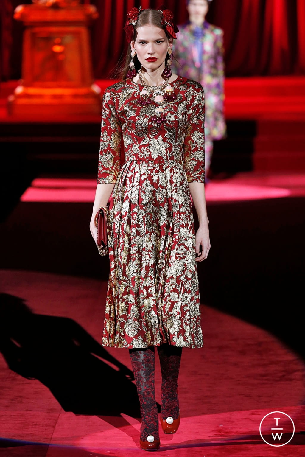 Fashion Week Milan Fall/Winter 2019 look 98 from the Dolce & Gabbana collection 女装