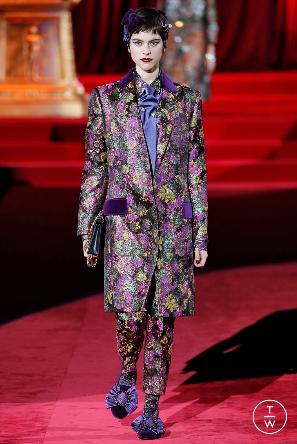 Fashion Week Milan Fall/Winter 2019 look 99 from the Dolce & Gabbana collection 女装