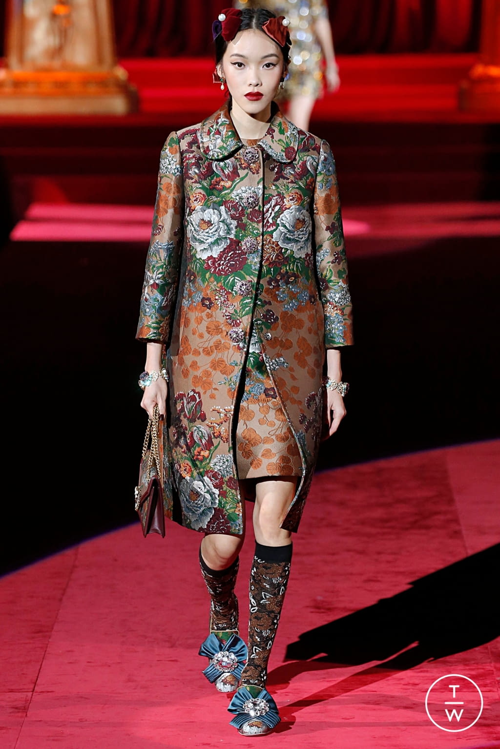 Fashion Week Milan Fall/Winter 2019 look 100 from the Dolce & Gabbana collection 女装