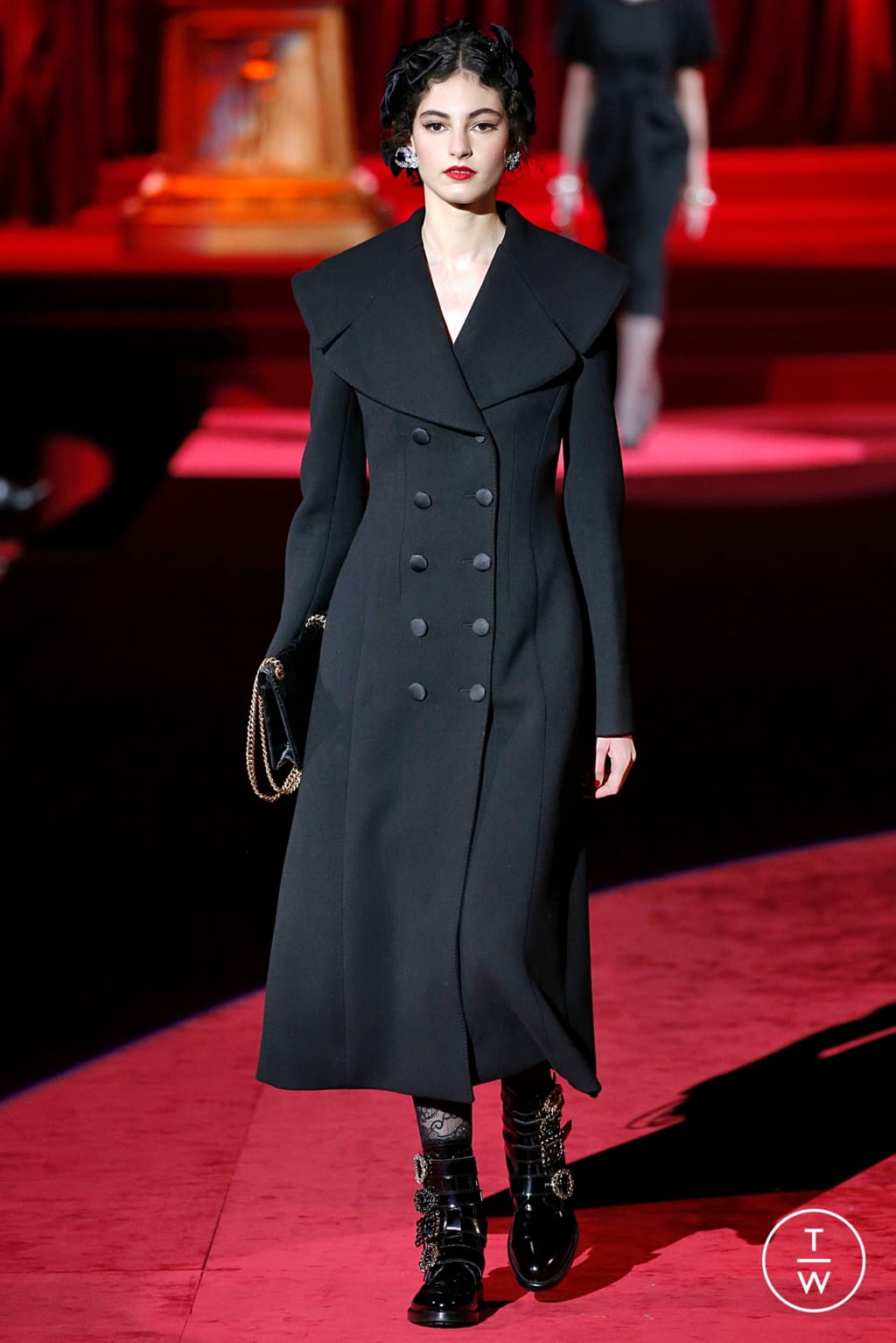 Fashion Week Milan Fall/Winter 2019 look 109 from the Dolce & Gabbana collection womenswear