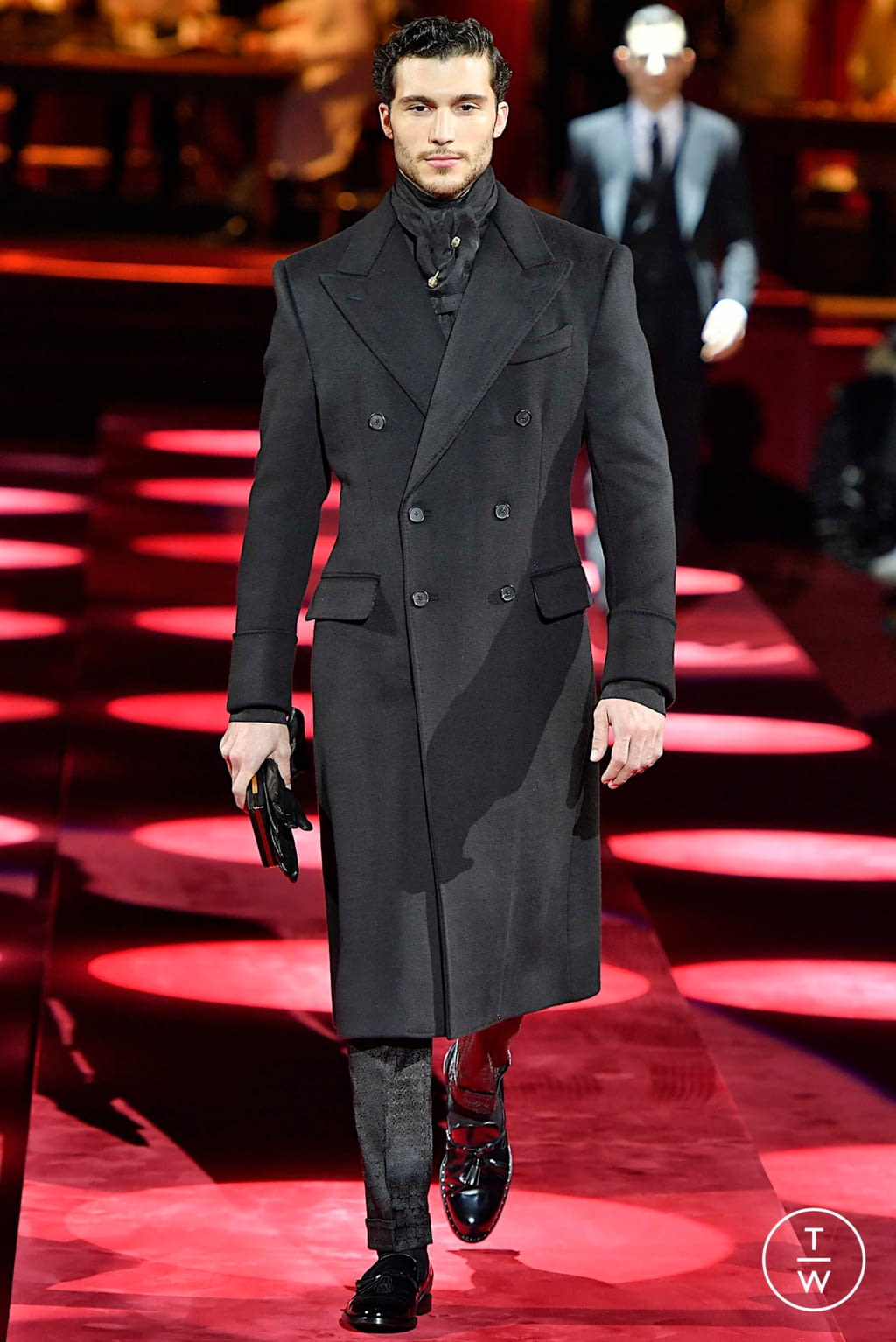 Fashion Week Milan Fall/Winter 2019 look 1 from the Dolce & Gabbana collection menswear