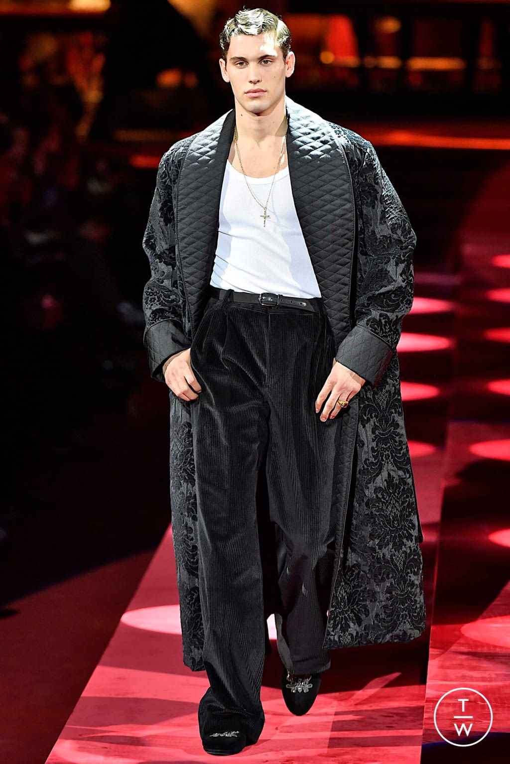 Fashion Week Milan Fall/Winter 2019 look 3 from the Dolce & Gabbana collection 男装