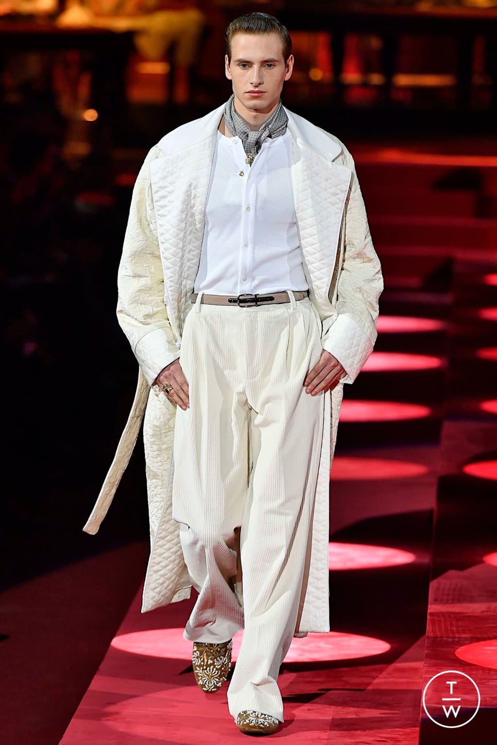 Fashion Week Milan Fall/Winter 2019 look 12 from the Dolce & Gabbana collection 男装
