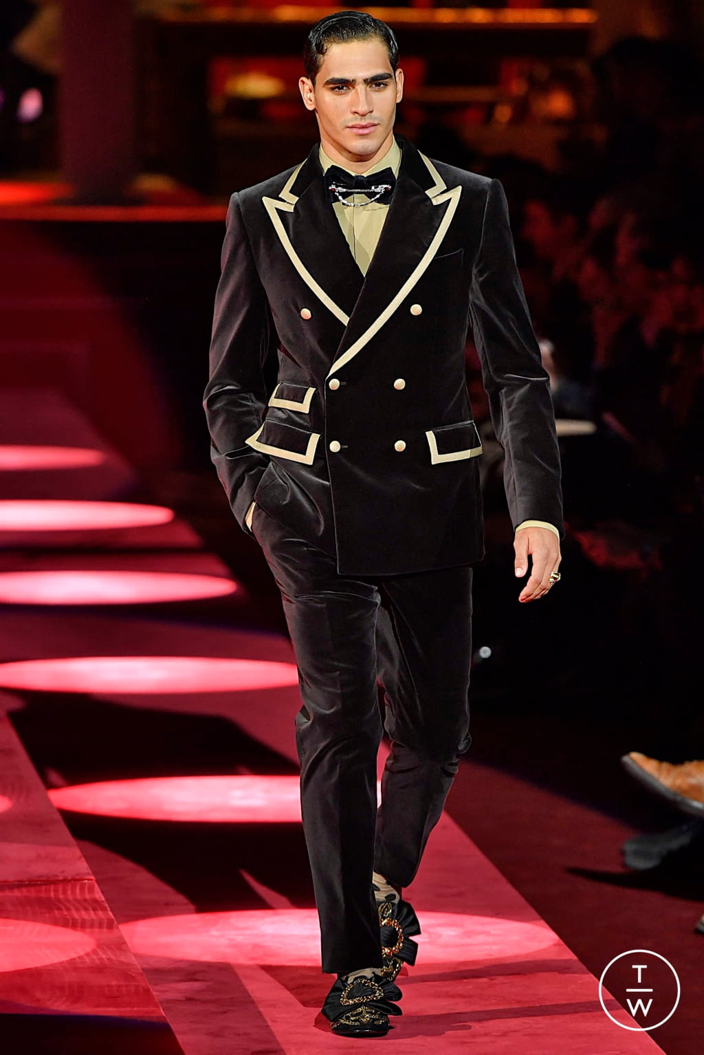 Fashion Week Milan Fall/Winter 2019 look 13 from the Dolce & Gabbana collection menswear