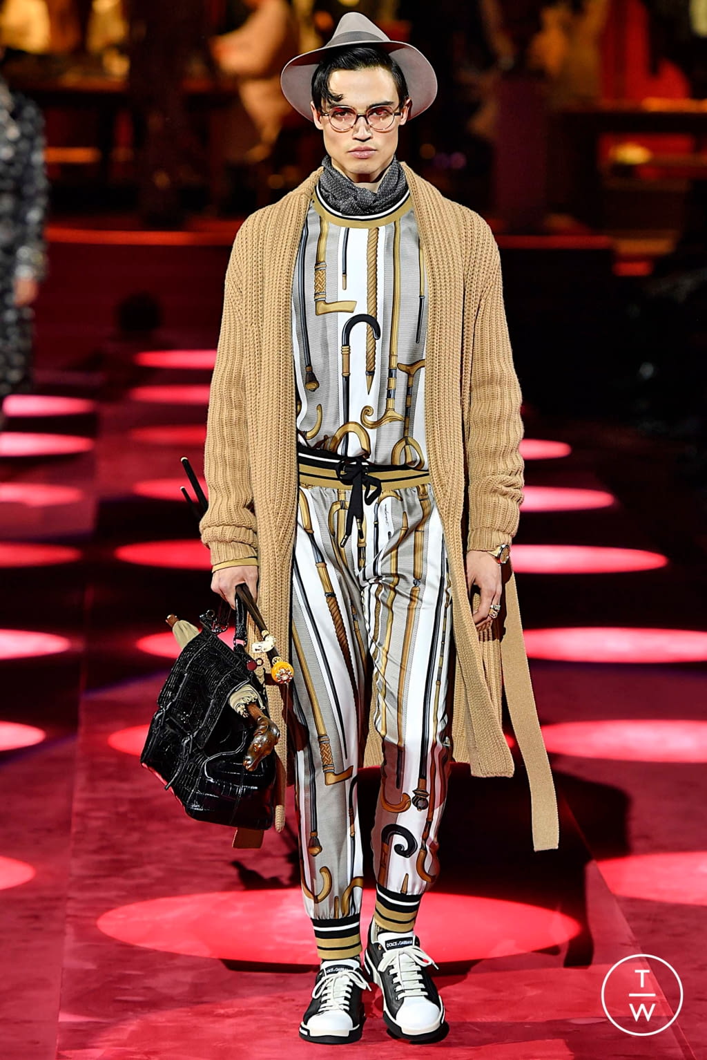 Fashion Week Milan Fall/Winter 2019 look 14 from the Dolce & Gabbana collection 男装