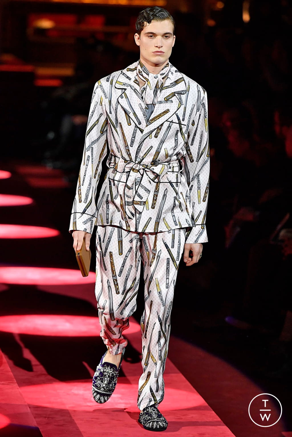 Fashion Week Milan Fall/Winter 2019 look 16 from the Dolce & Gabbana collection menswear