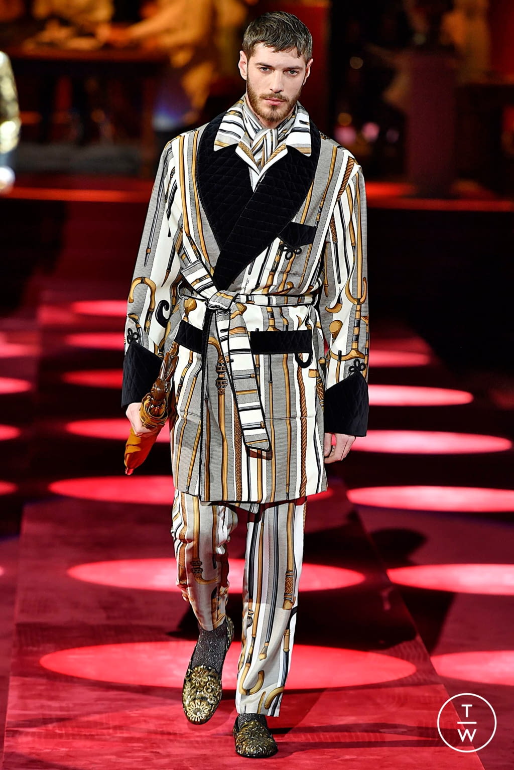 Fashion Week Milan Fall/Winter 2019 look 17 from the Dolce & Gabbana collection menswear