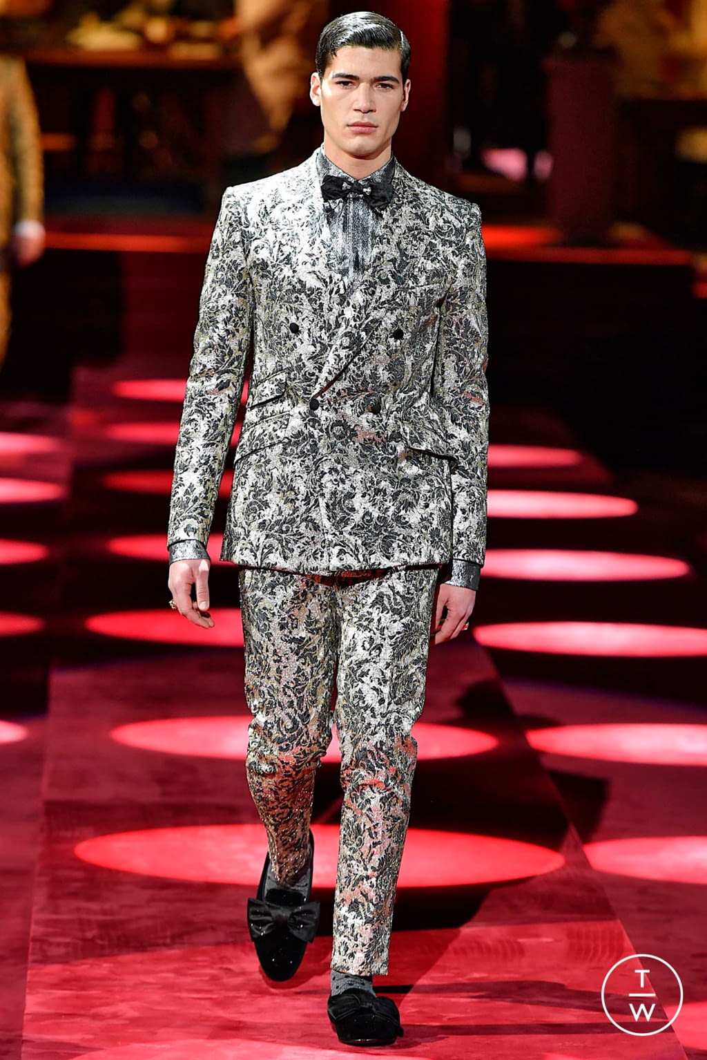 Fashion Week Milan Fall/Winter 2019 look 20 from the Dolce & Gabbana collection menswear