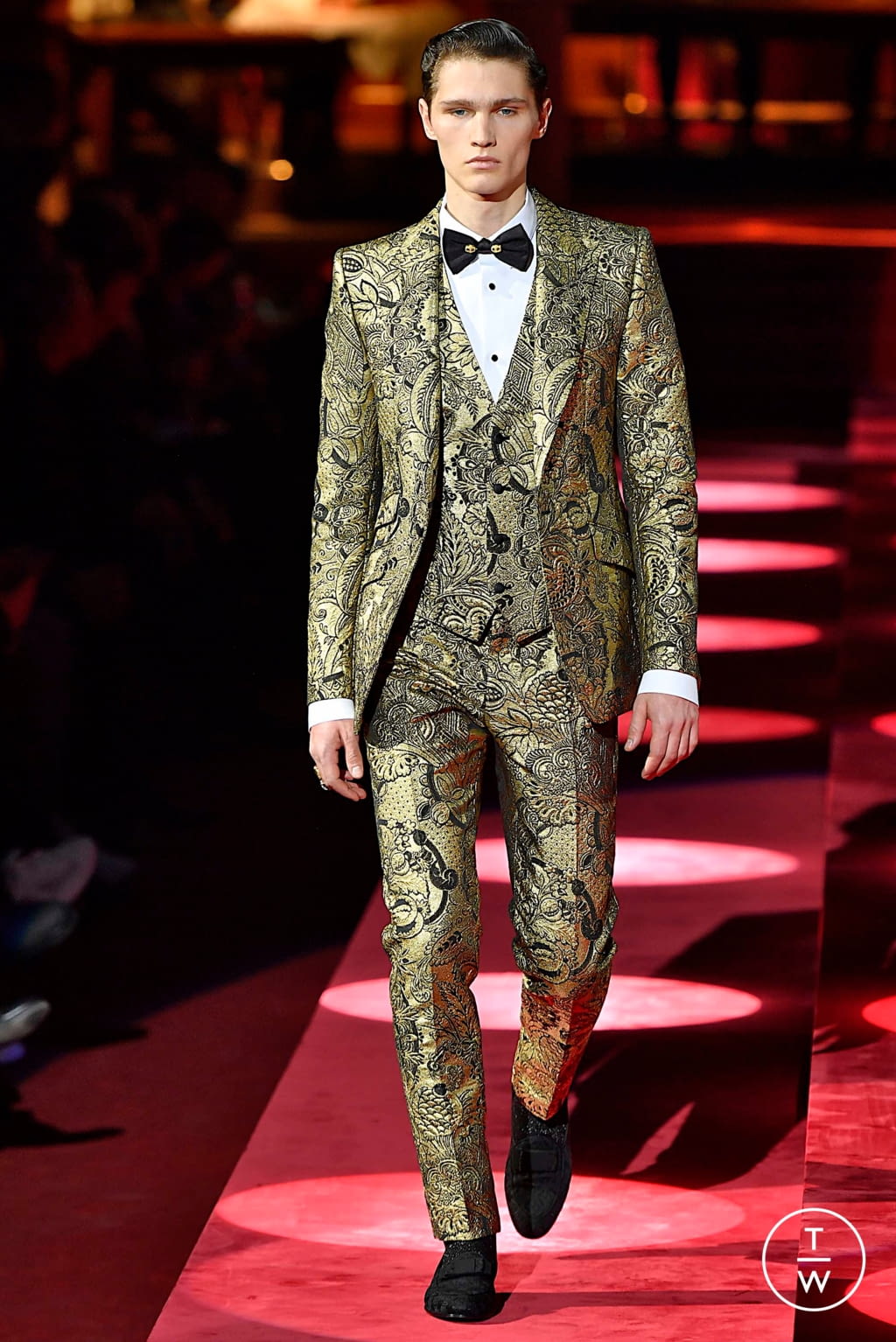 Fashion Week Milan Fall/Winter 2019 look 21 from the Dolce & Gabbana collection menswear