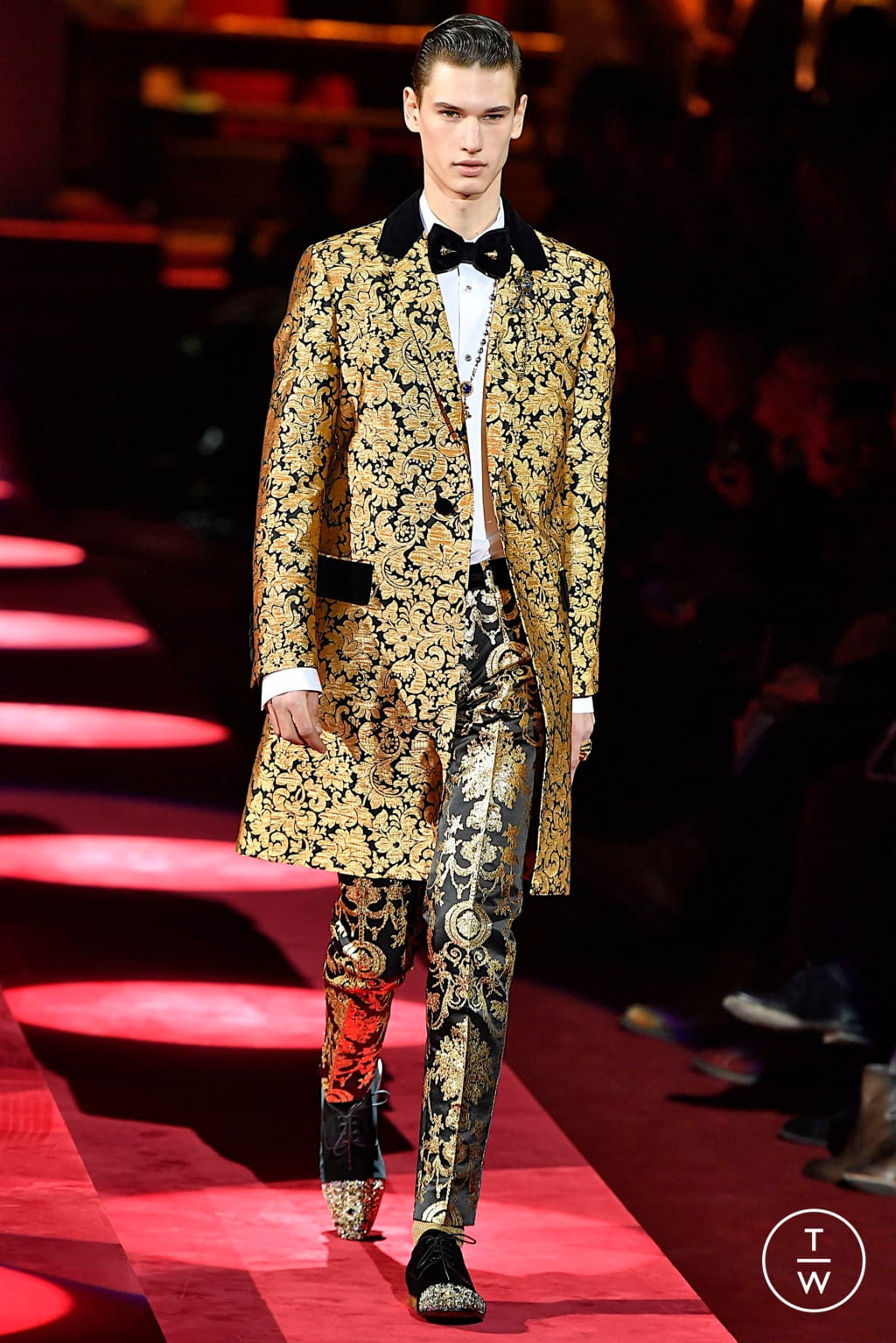 Fashion Week Milan Fall/Winter 2019 look 22 from the Dolce & Gabbana collection menswear