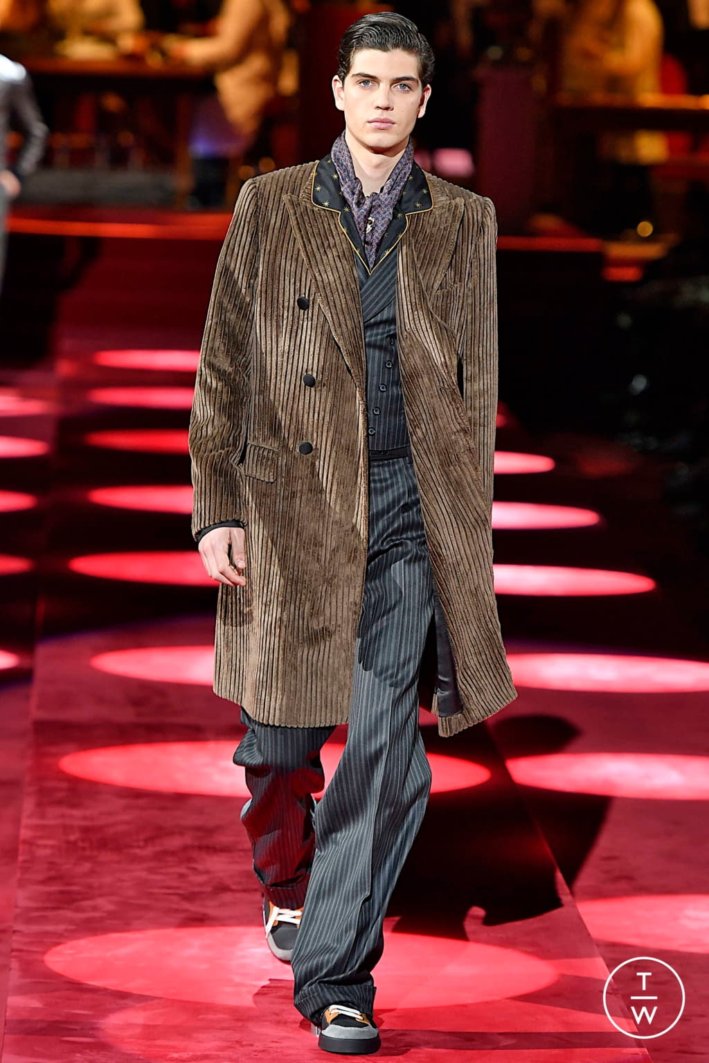 Fashion Week Milan Fall/Winter 2019 look 27 from the Dolce & Gabbana collection menswear