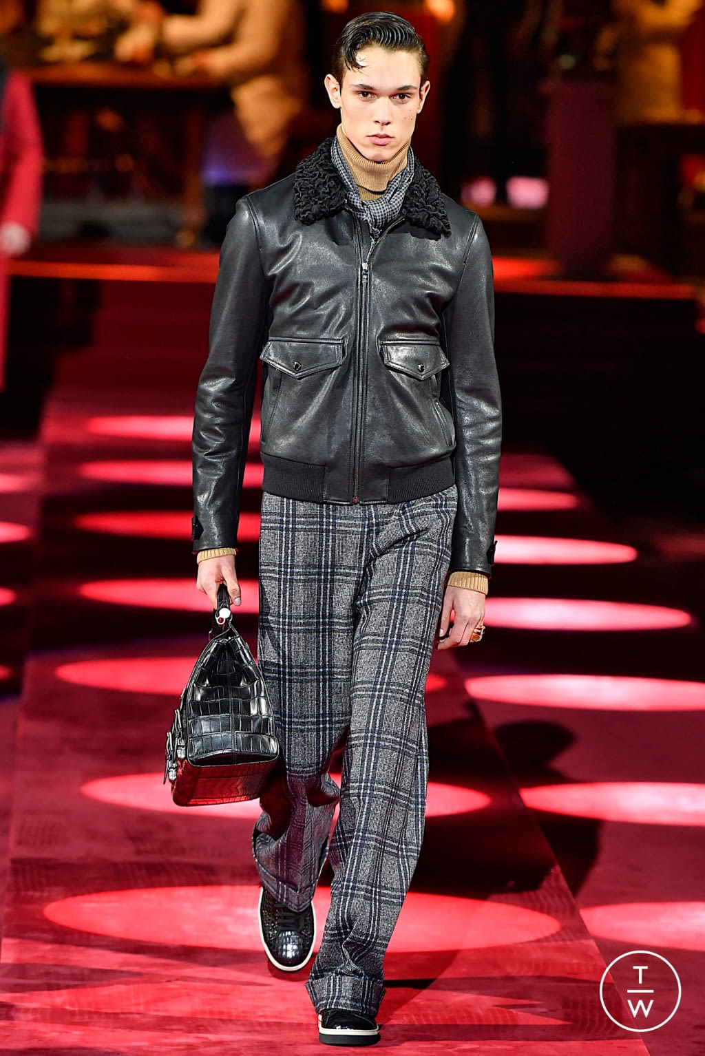 Fashion Week Milan Fall/Winter 2019 look 30 from the Dolce & Gabbana collection 男装