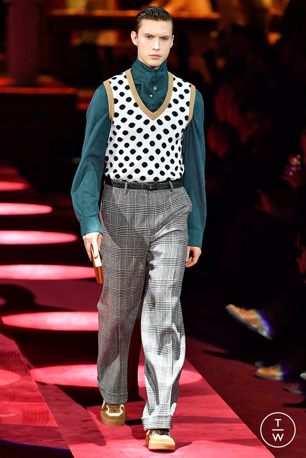 Fashion Week Milan Fall/Winter 2019 look 41 from the Dolce & Gabbana collection 男装