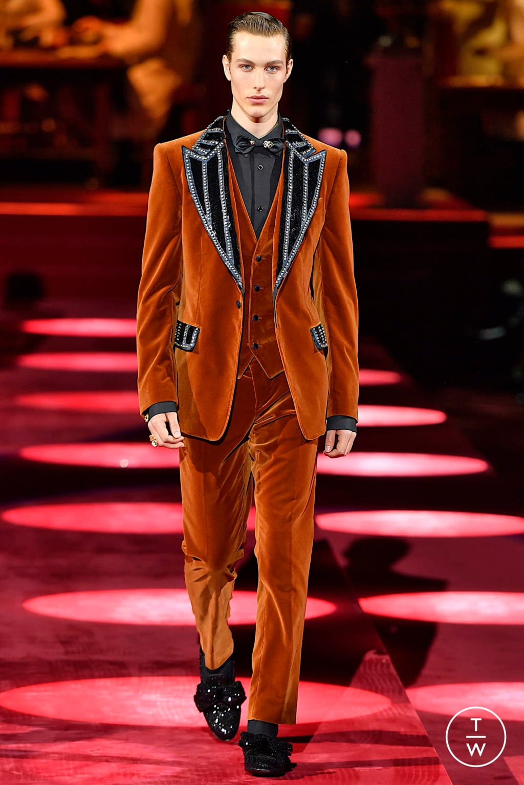 Fashion Week Milan Fall/Winter 2019 look 42 from the Dolce & Gabbana collection 男装