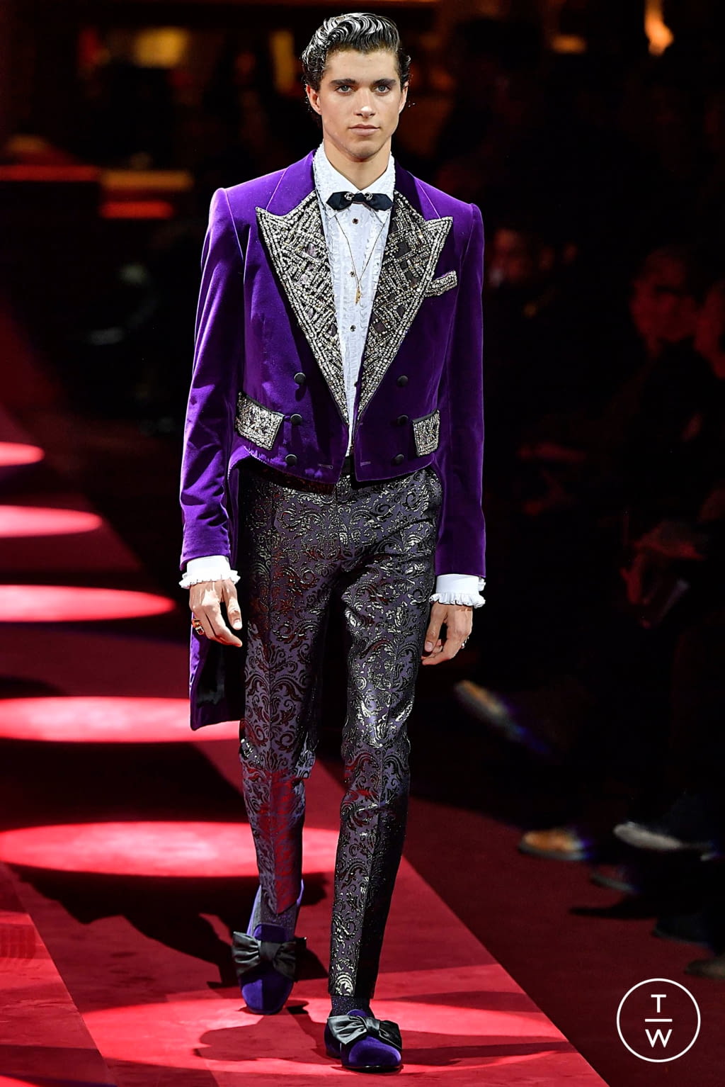 Fashion Week Milan Fall/Winter 2019 look 44 from the Dolce & Gabbana collection 男装