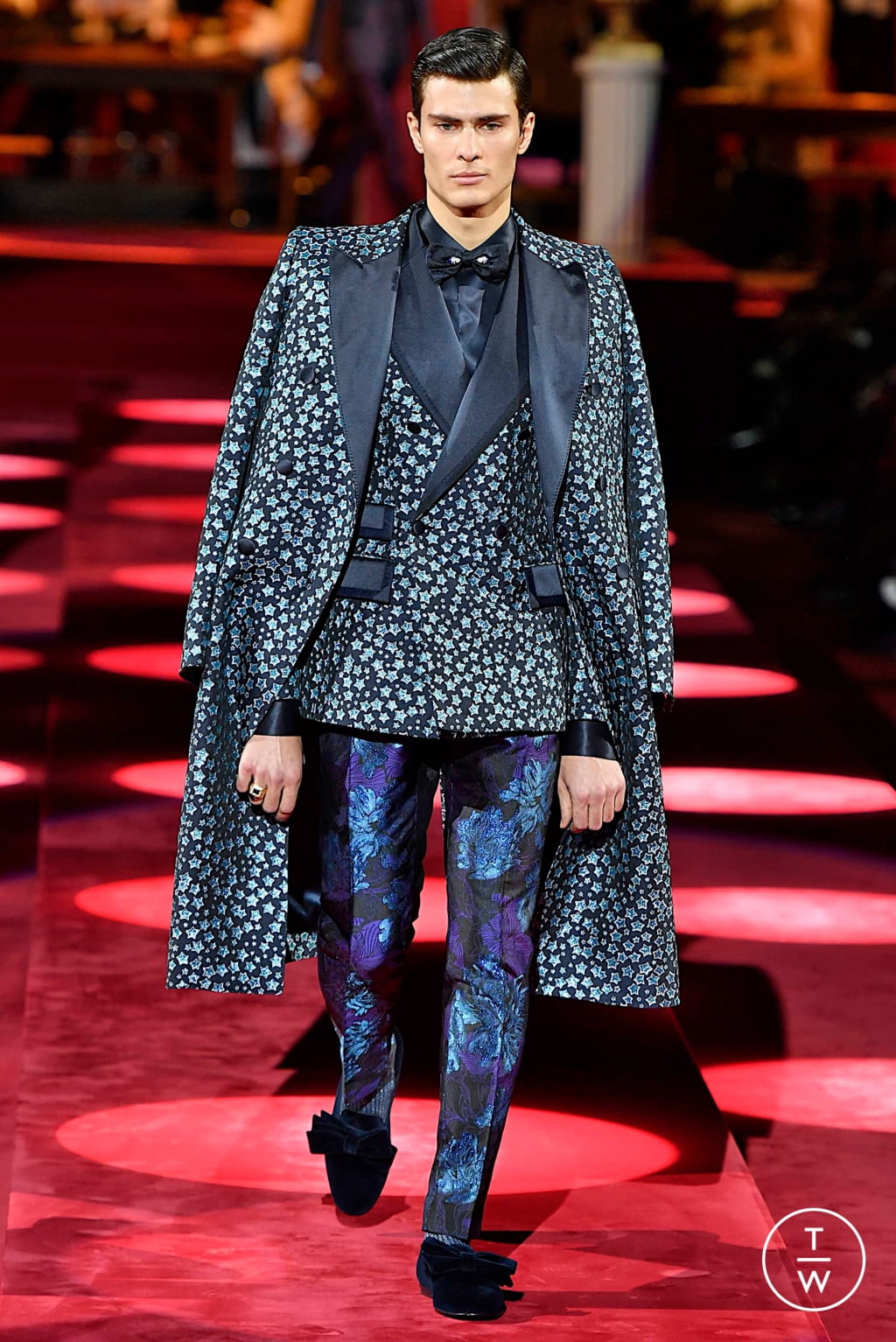 Fashion Week Milan Fall/Winter 2019 look 48 from the Dolce & Gabbana collection menswear