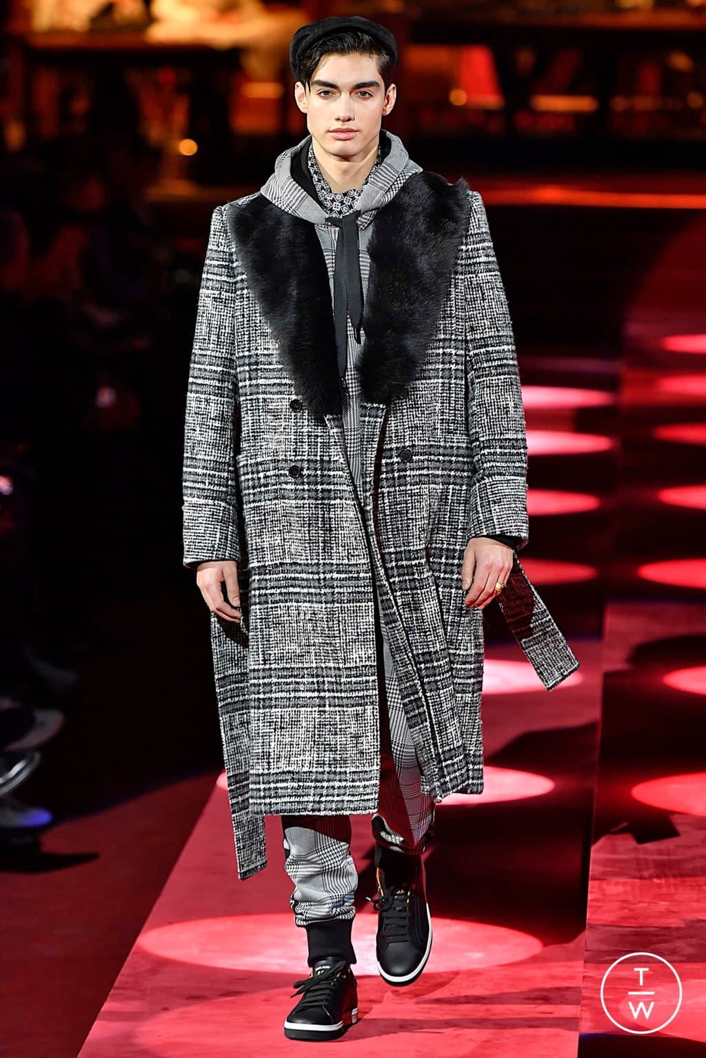 Fashion Week Milan Fall/Winter 2019 look 61 from the Dolce & Gabbana collection menswear