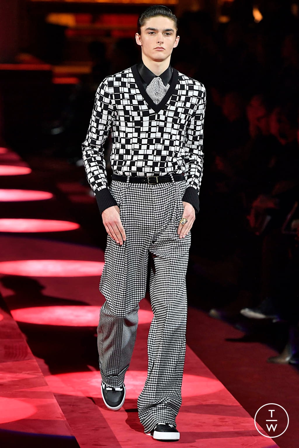 Fashion Week Milan Fall/Winter 2019 look 62 from the Dolce & Gabbana collection menswear