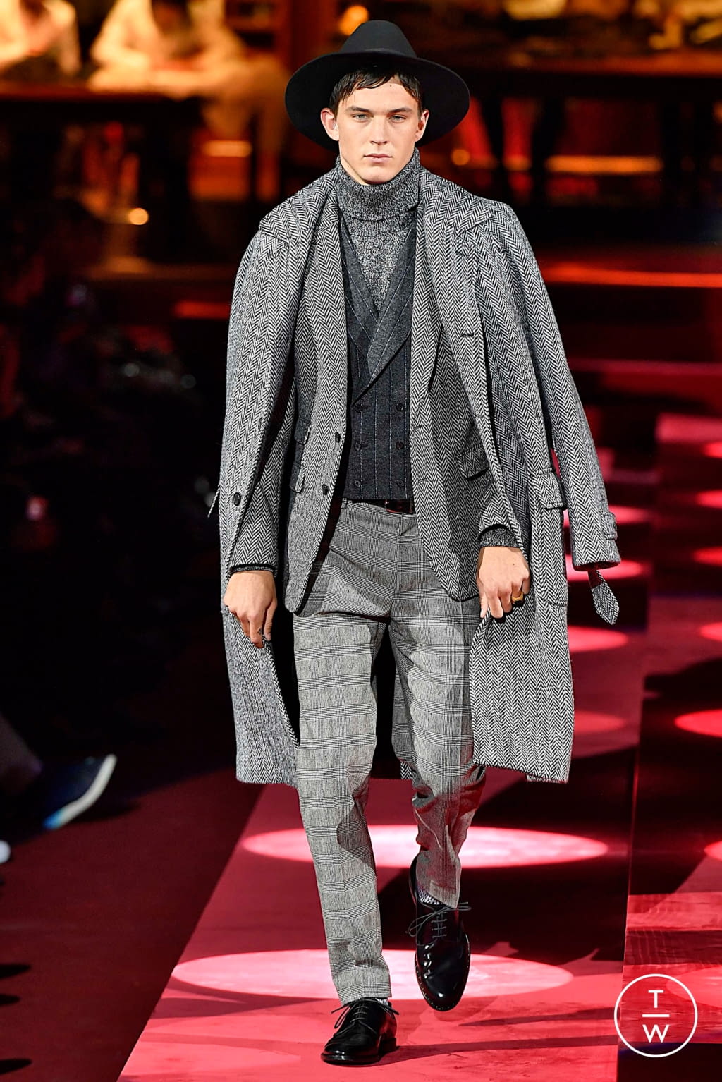 Fashion Week Milan Fall/Winter 2019 look 70 from the Dolce & Gabbana collection 男装