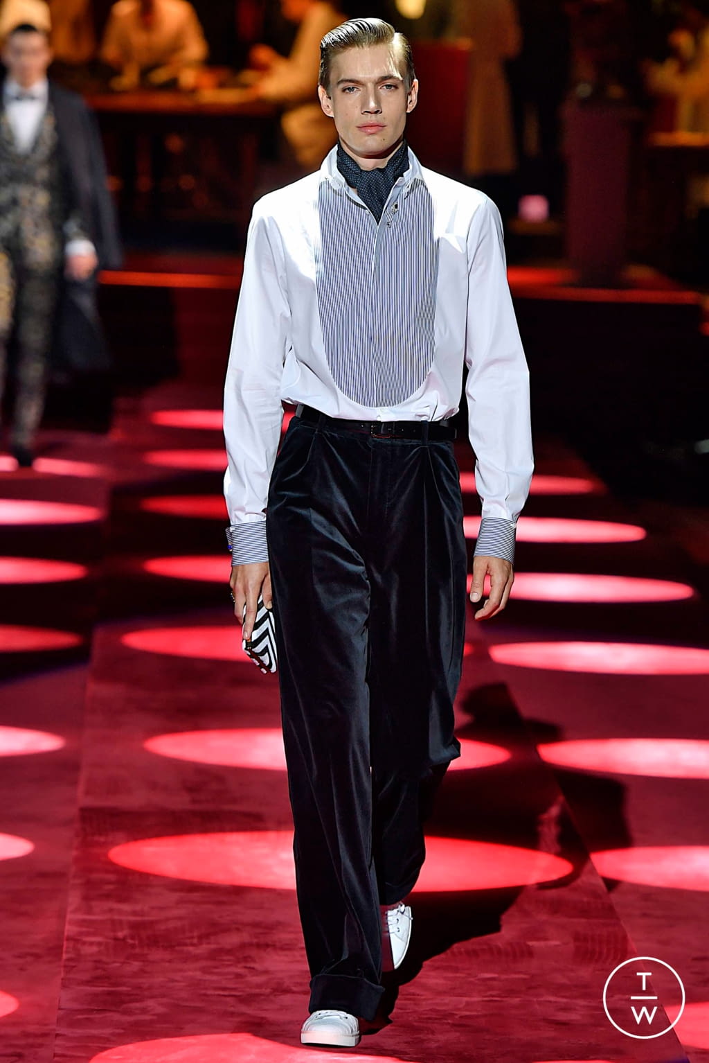 Fashion Week Milan Fall/Winter 2019 look 72 from the Dolce & Gabbana collection menswear