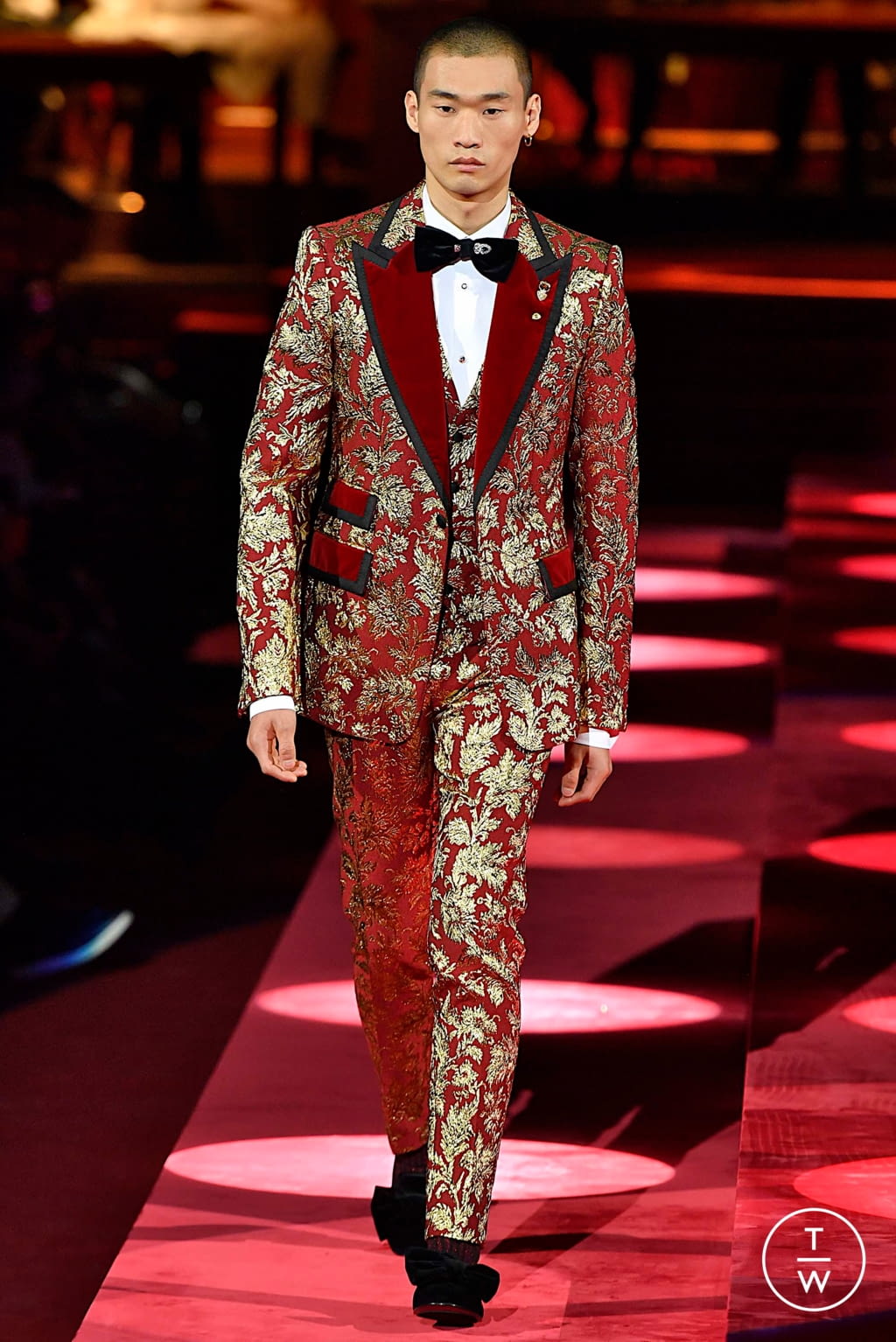 Fashion Week Milan Fall/Winter 2019 look 76 from the Dolce & Gabbana collection menswear
