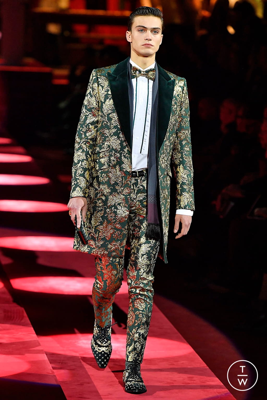 Fashion Week Milan Fall/Winter 2019 look 80 from the Dolce & Gabbana collection 男装