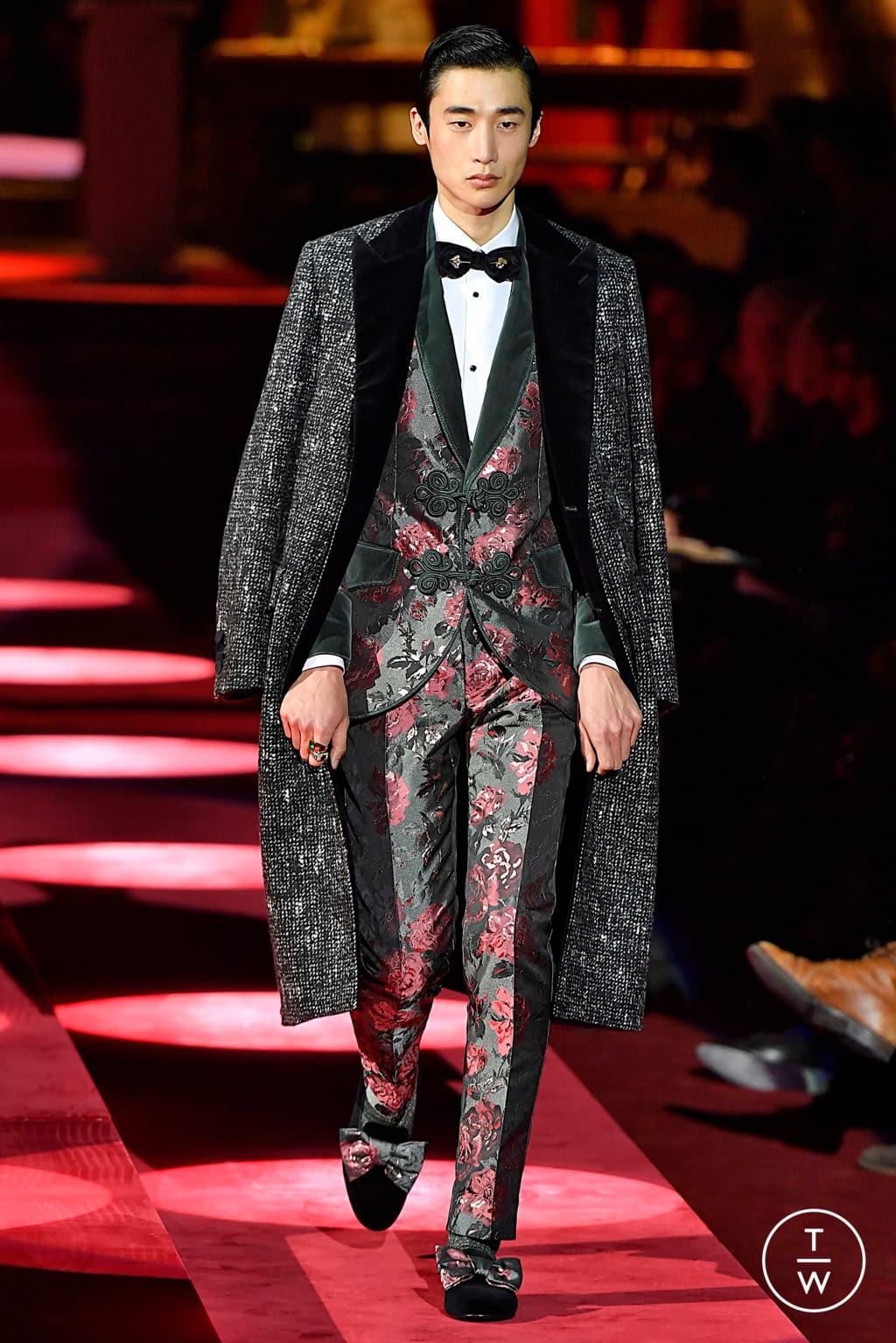 Fashion Week Milan Fall/Winter 2019 look 86 from the Dolce & Gabbana collection menswear