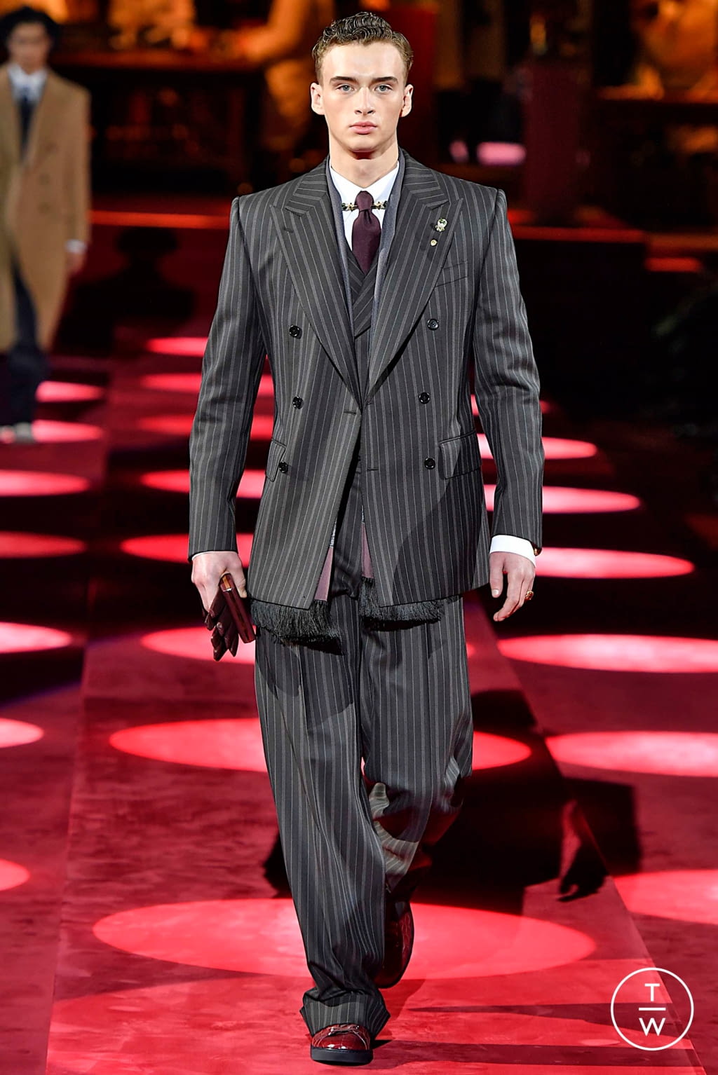 Fashion Week Milan Fall/Winter 2019 look 87 from the Dolce & Gabbana collection 男装
