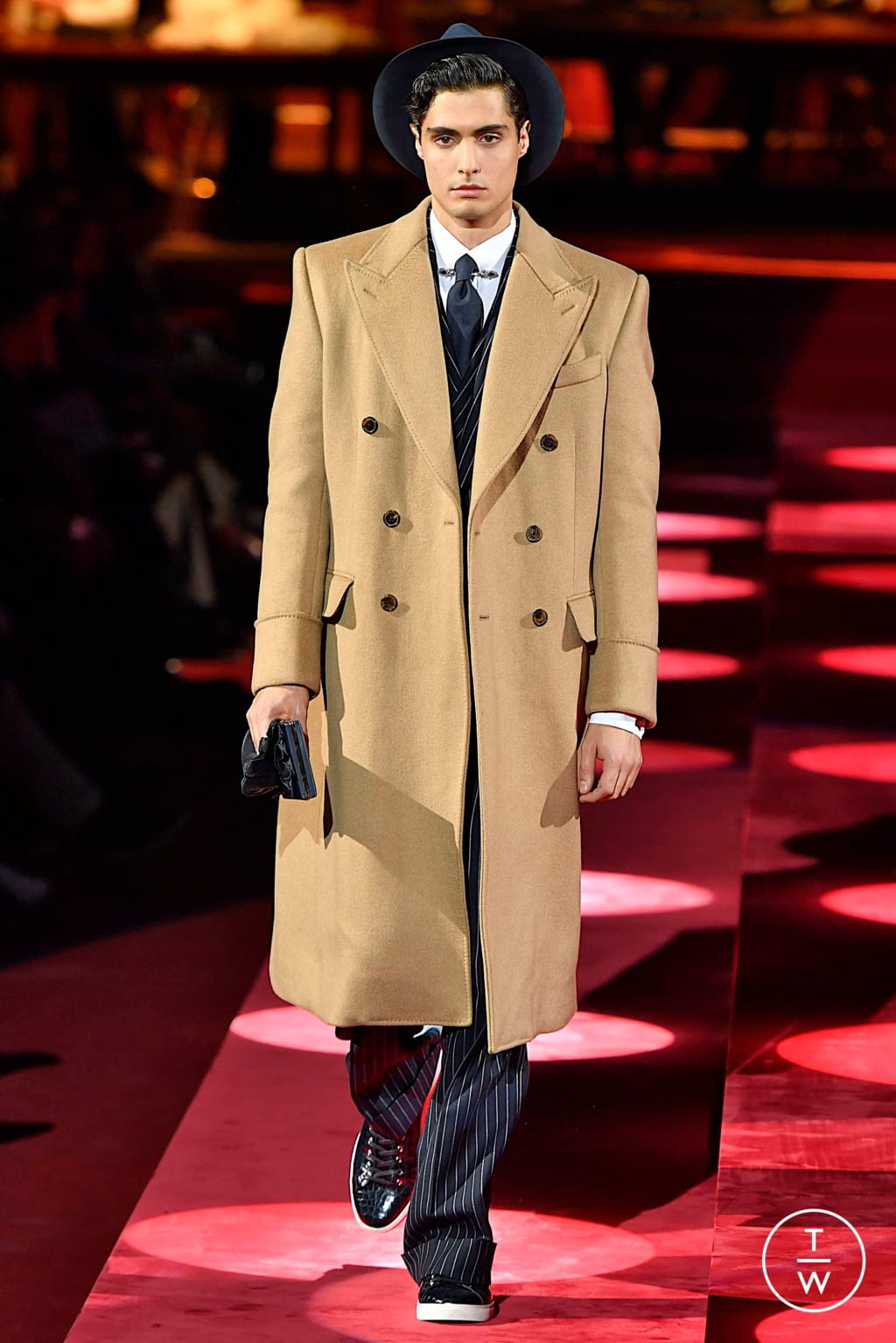 Fashion Week Milan Fall/Winter 2019 look 88 from the Dolce & Gabbana collection menswear