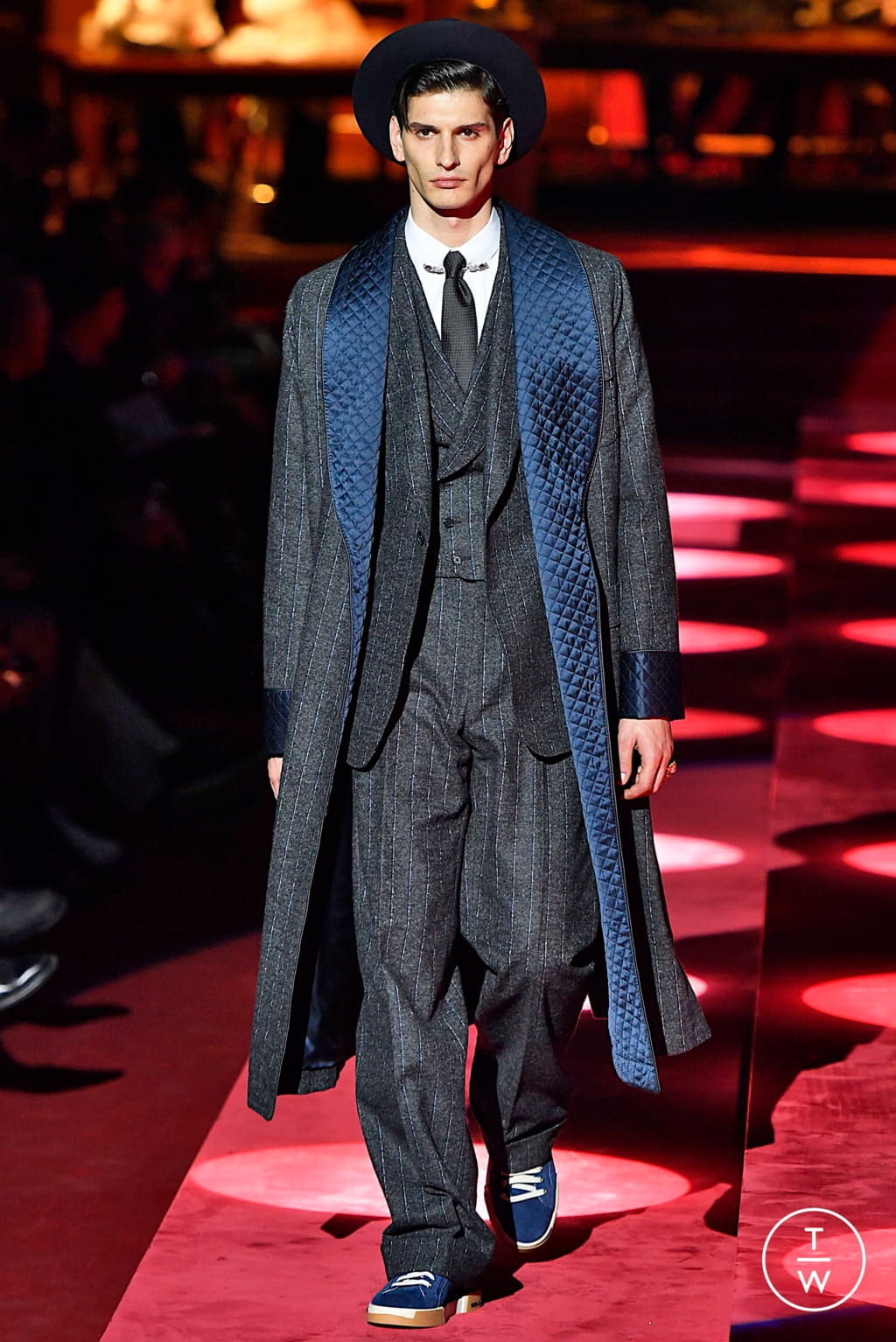 Fashion Week Milan Fall/Winter 2019 look 91 from the Dolce & Gabbana collection 男装