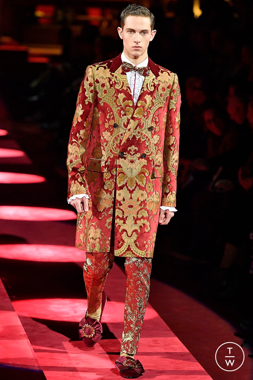 Fashion Week Milan Fall/Winter 2019 look 95 from the Dolce & Gabbana collection 男装