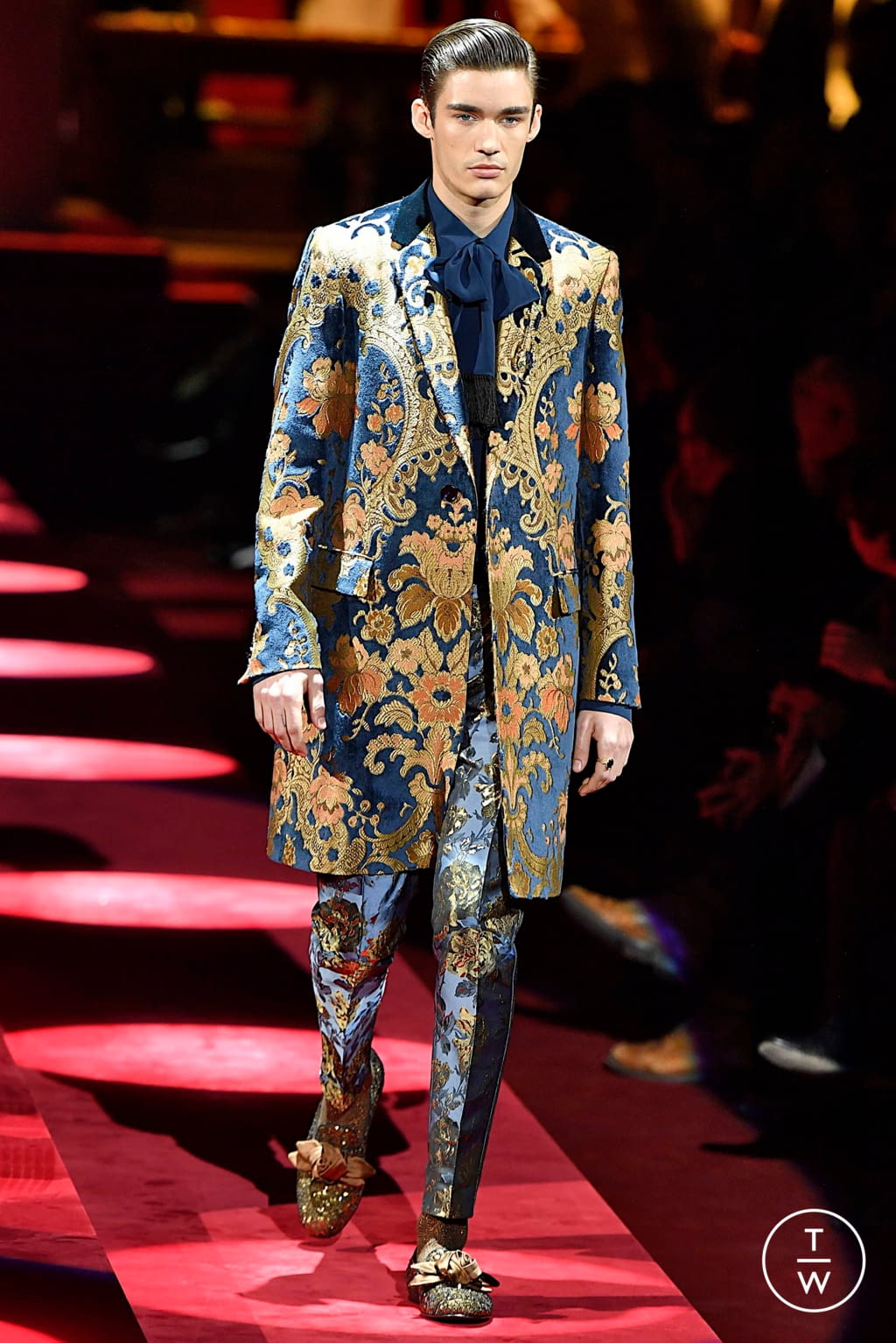 Fashion Week Milan Fall/Winter 2019 look 98 from the Dolce & Gabbana collection menswear