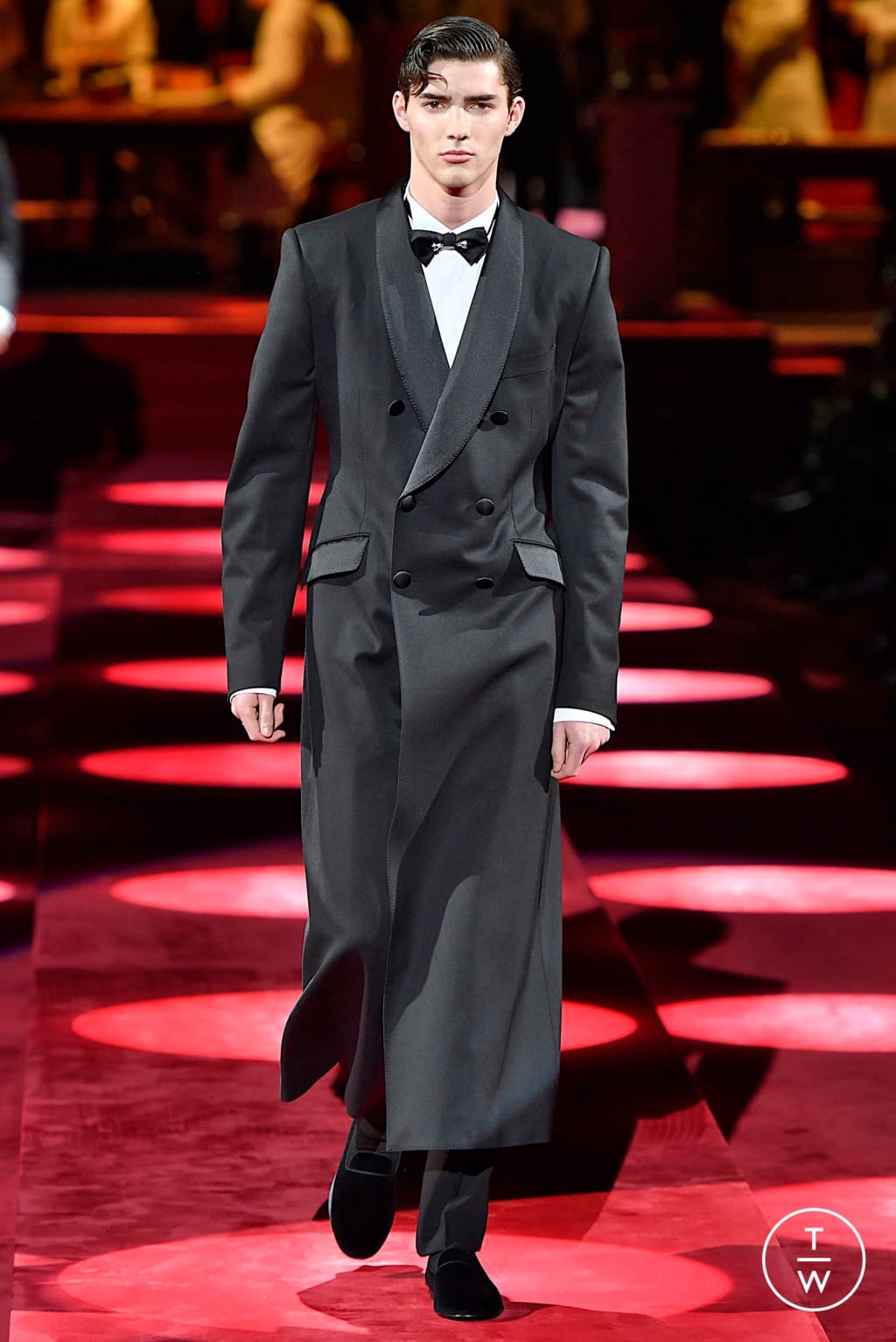 Fashion Week Milan Fall/Winter 2019 look 102 from the Dolce & Gabbana collection 男装