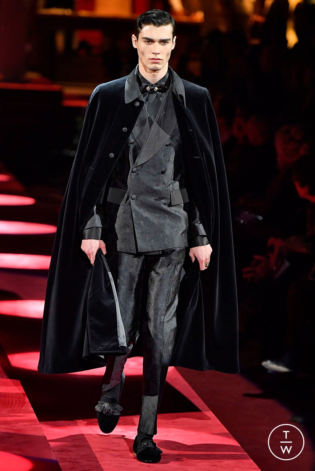 Fashion Week Milan Fall/Winter 2019 look 104 from the Dolce & Gabbana collection 男装