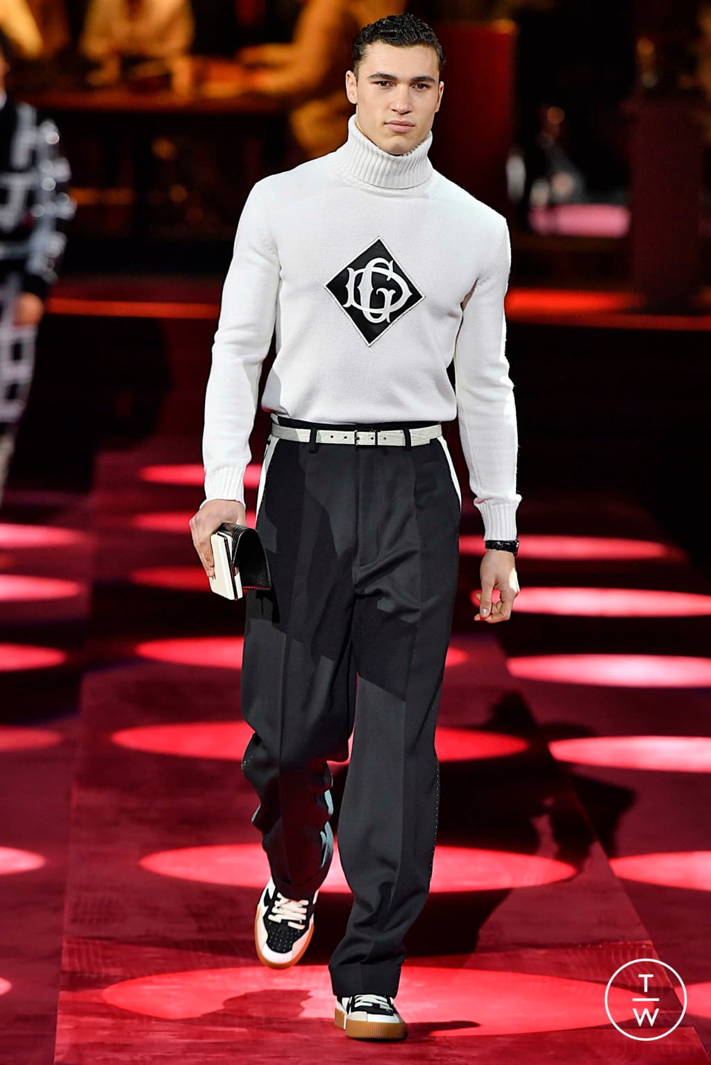 Fashion Week Milan Fall/Winter 2019 look 108 from the Dolce & Gabbana collection 男装