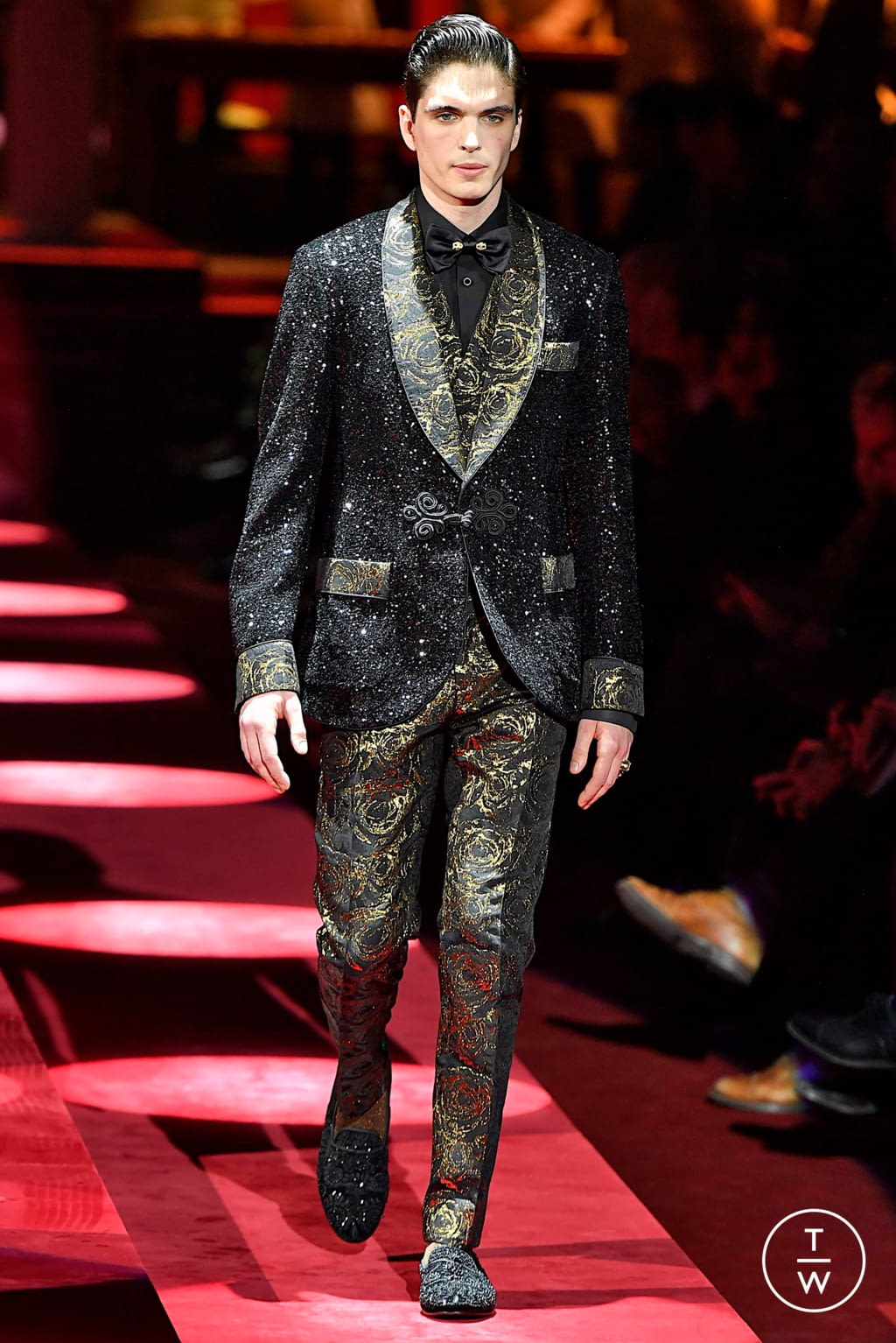 Fashion Week Milan Fall/Winter 2019 look 113 from the Dolce & Gabbana collection 男装