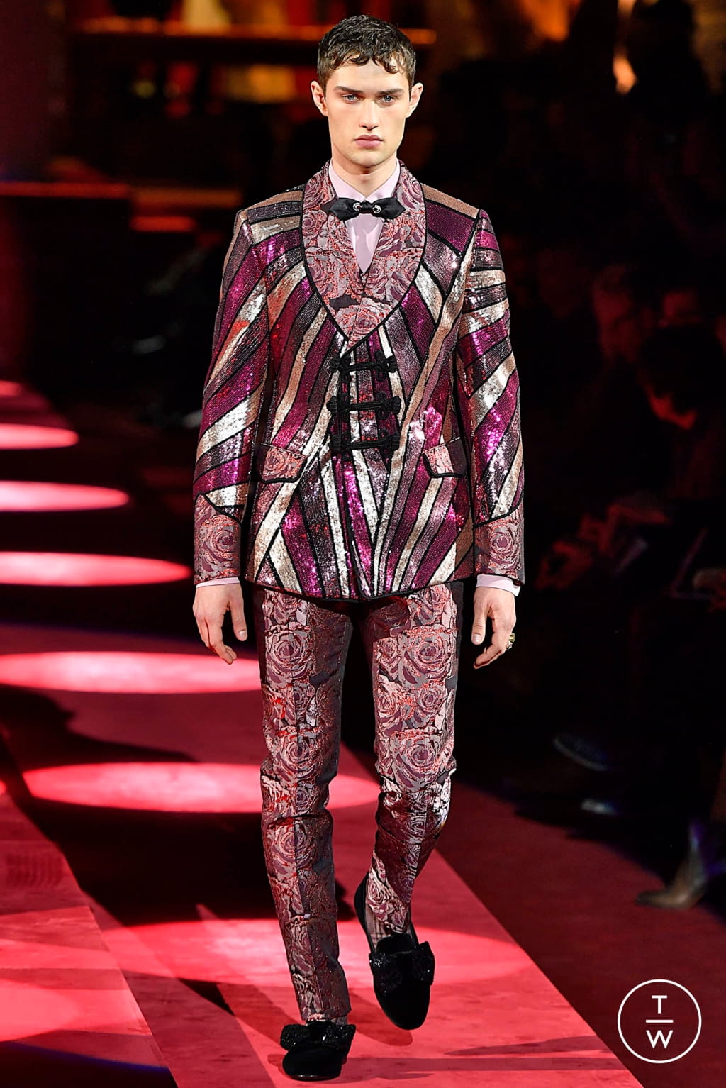 Fashion Week Milan Fall/Winter 2019 look 119 from the Dolce & Gabbana collection menswear
