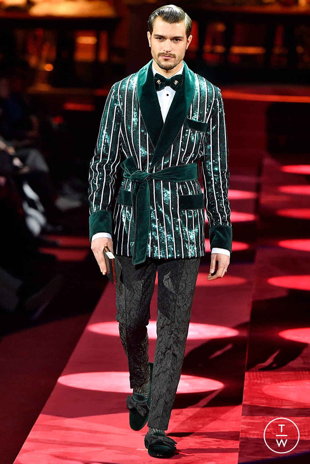 Fashion Week Milan Fall/Winter 2019 look 124 from the Dolce & Gabbana collection menswear