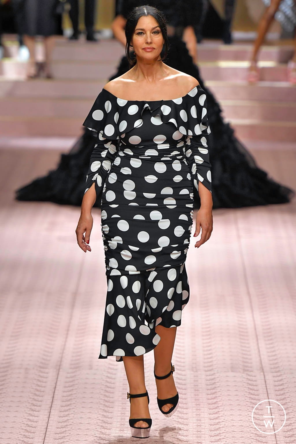 Fashion Week Milan Spring/Summer 2019 look 1 from the Dolce & Gabbana collection womenswear