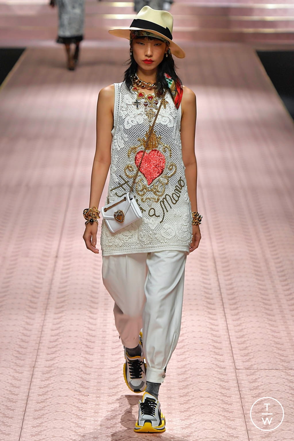 Fashion Week Milan Spring/Summer 2019 look 16 from the Dolce & Gabbana collection womenswear