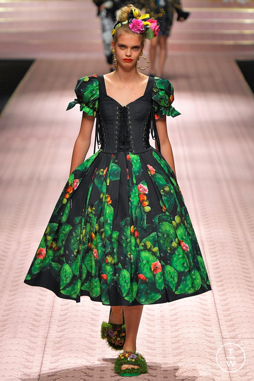 Fashion Week Milan Spring/Summer 2019 look 24 de la collection Dolce & Gabbana womenswear
