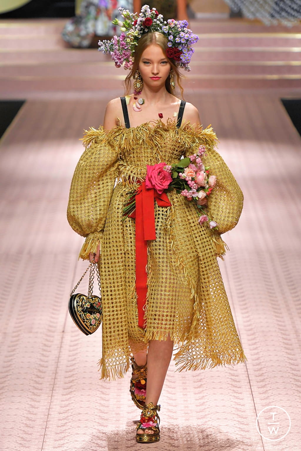 Fashion Week Milan Spring/Summer 2019 look 28 from the Dolce & Gabbana collection womenswear