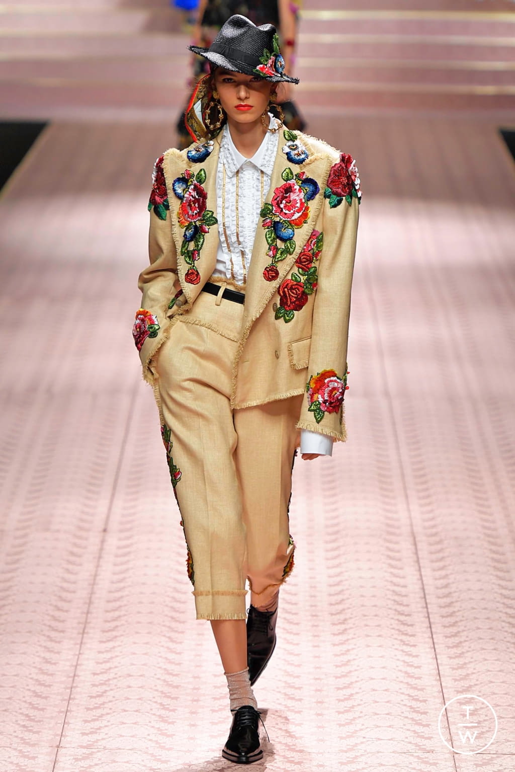 Fashion Week Milan Spring/Summer 2019 look 64 from the Dolce & Gabbana collection womenswear