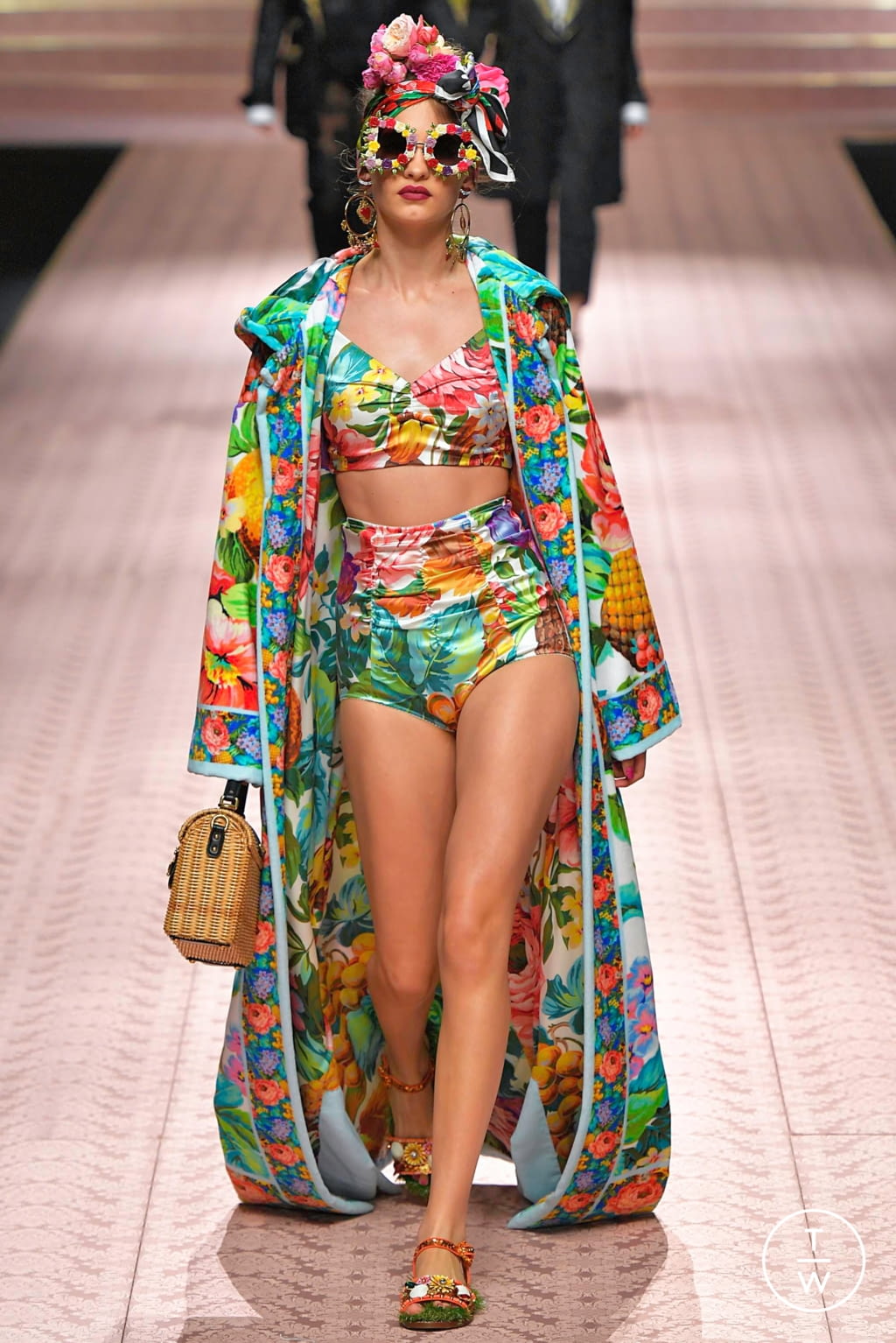 Fashion Week Milan Spring/Summer 2019 look 100 from the Dolce & Gabbana collection 女装