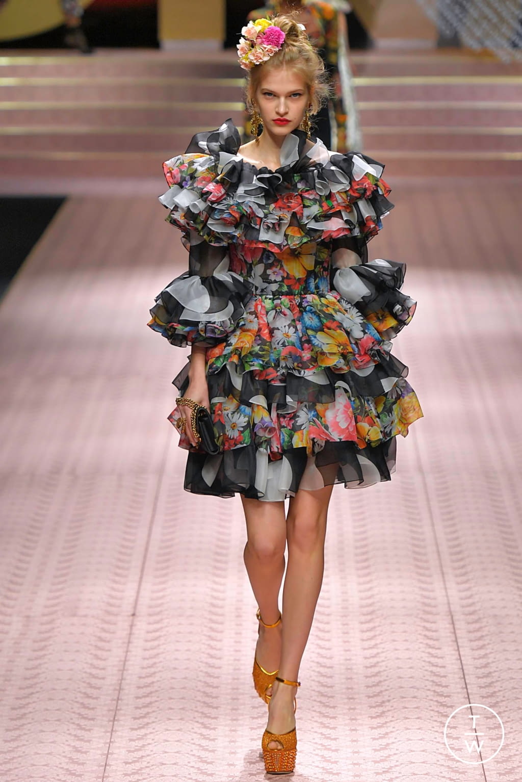 Fashion Week Milan Spring/Summer 2019 look 128 from the Dolce & Gabbana collection womenswear