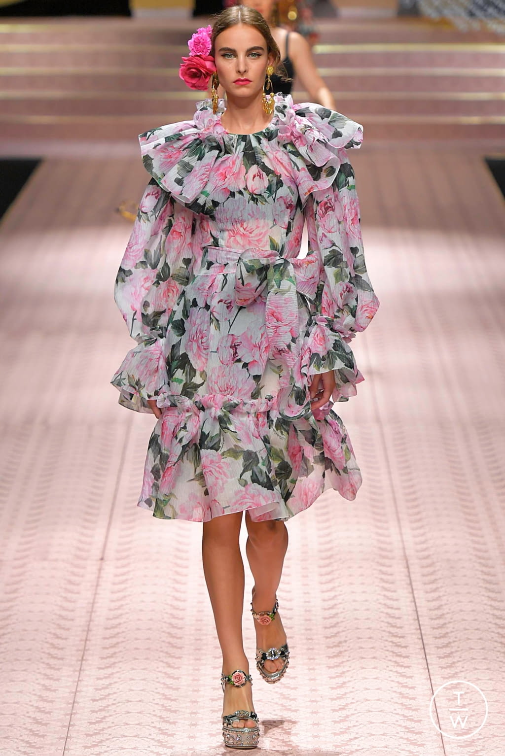 Fashion Week Milan Spring/Summer 2019 look 140 from the Dolce & Gabbana collection womenswear