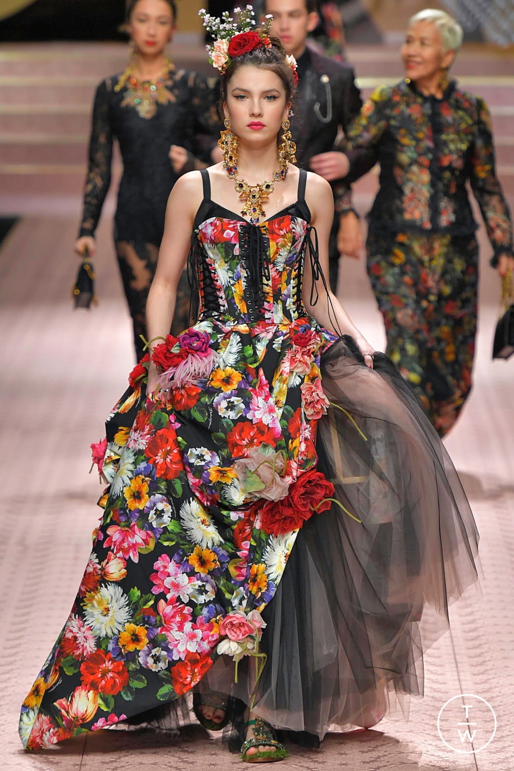 Fashion Week Milan Spring/Summer 2019 look 157 from the Dolce & Gabbana collection womenswear