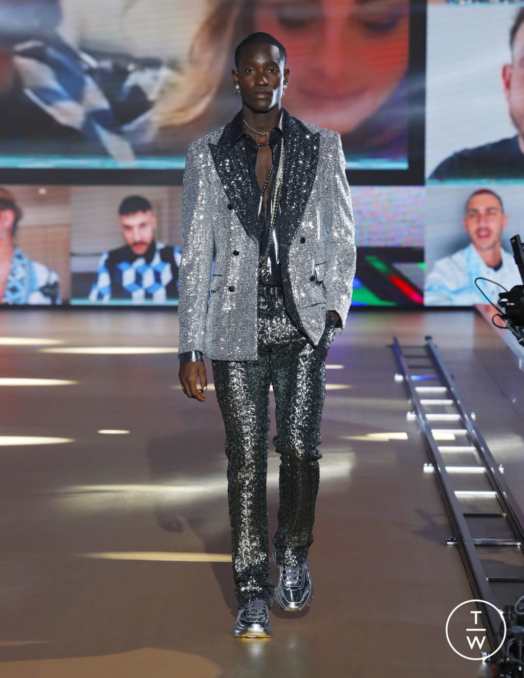 Fashion Week Milan Fall/Winter 2021 look 100 from the Dolce & Gabbana collection 男装