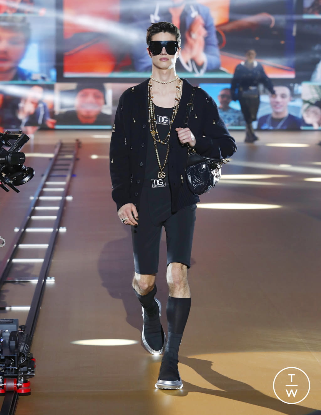 Fashion Week Milan Fall/Winter 2021 look 107 from the Dolce & Gabbana collection menswear