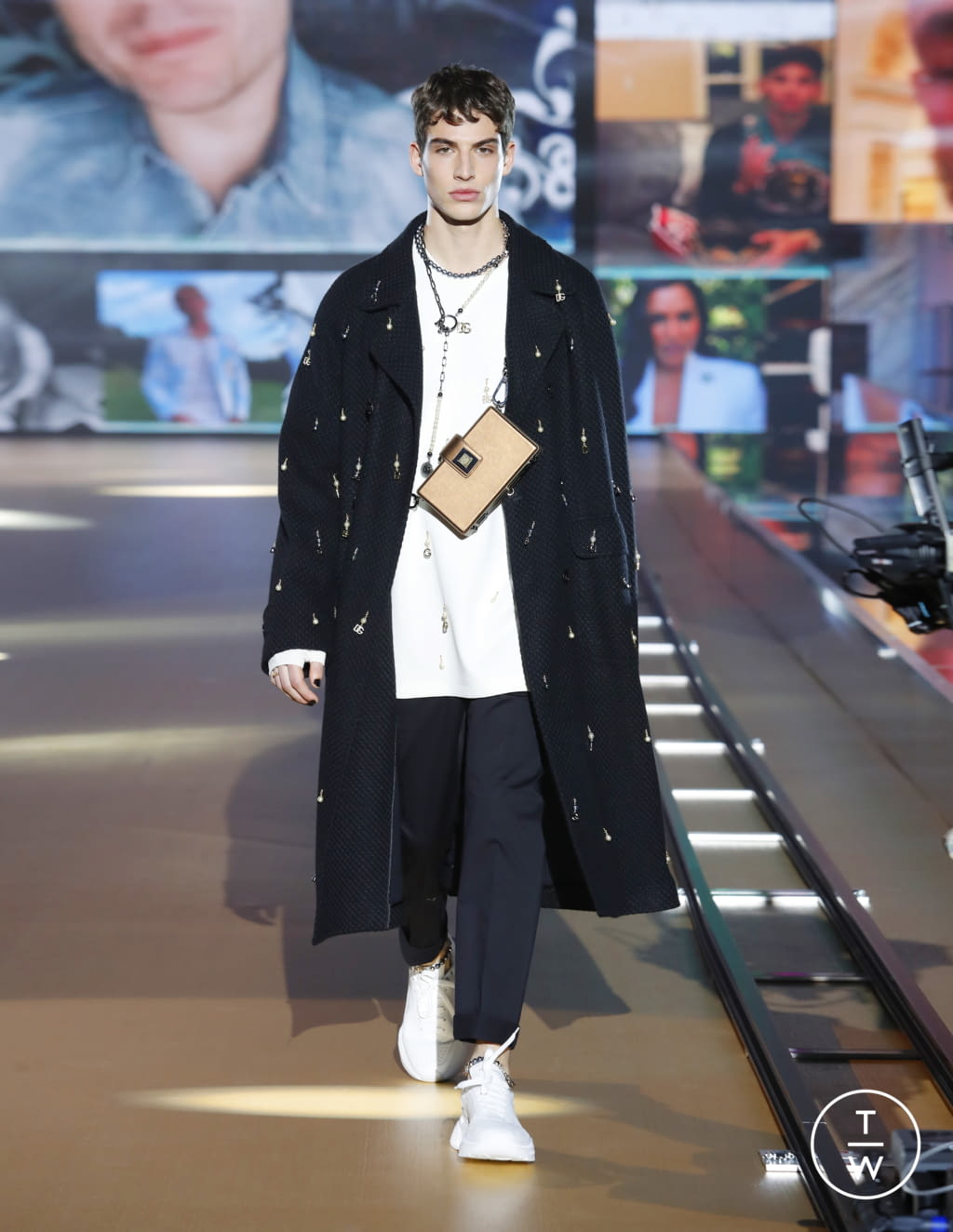 Fashion Week Milan Fall/Winter 2021 look 109 from the Dolce & Gabbana collection 男装